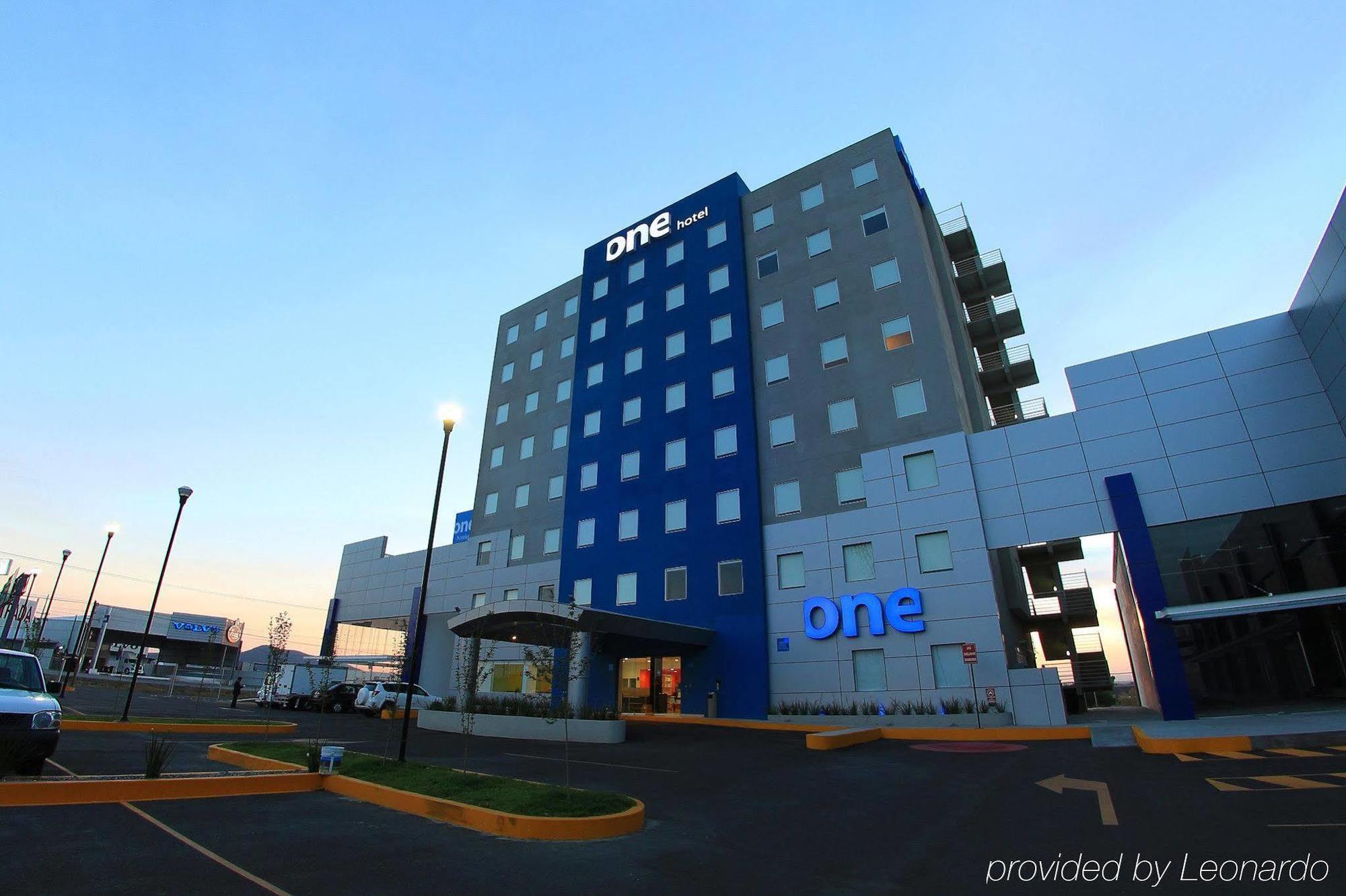 One Queretaro Aeropuerto Hotel El Coyote Exterior photo