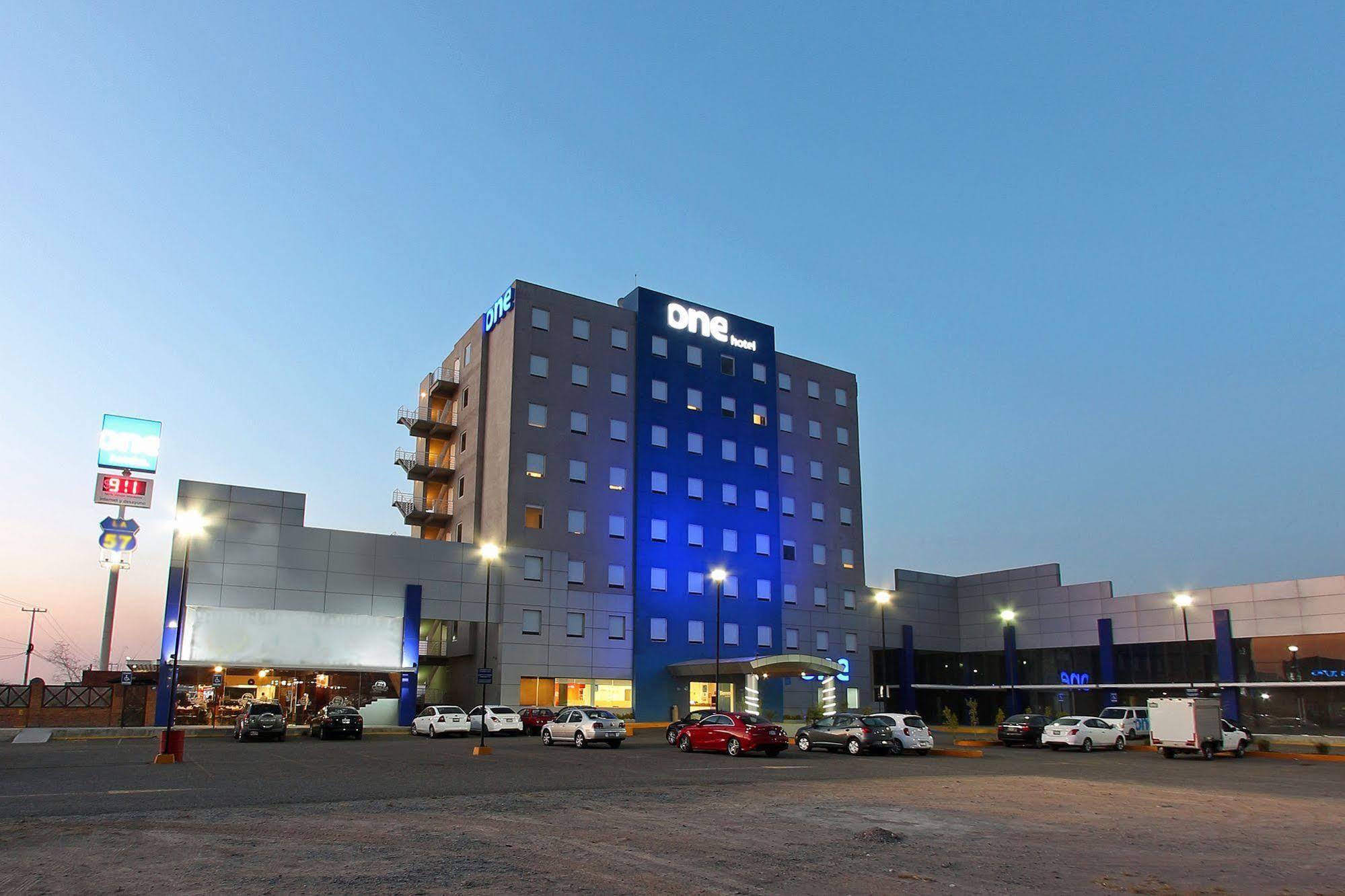 One Queretaro Aeropuerto Hotel El Coyote Exterior photo
